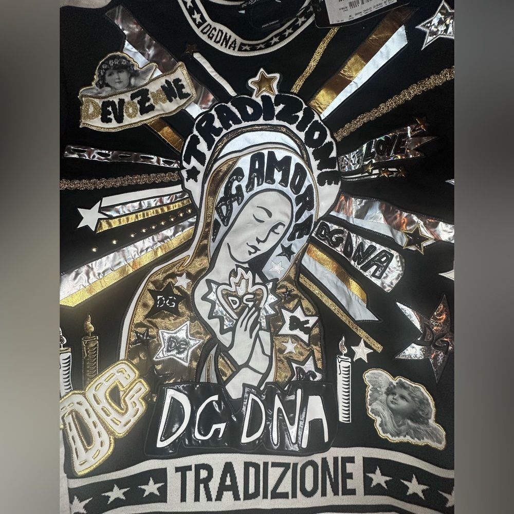 NWTs Dolce & Gabbana Baroque Maria Amore DG DNA Sweater Sweatshirt Black Gold - Picture 7 of 16
